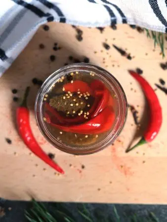 Каперсы из сосновых шишек маринованные с красным перцем, 200 мл